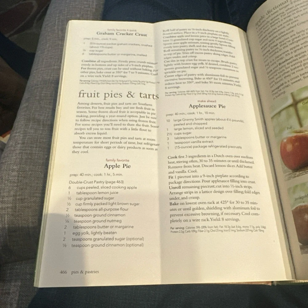 The Southern Living Cookbook by Oxmoor House 2011 (Hardcover) 11' x 9” Color